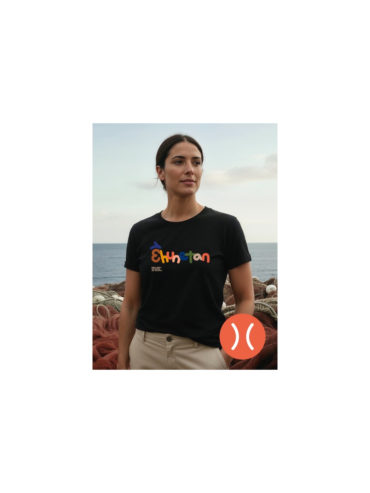 Camiseta negra entallada personas adultas con logo horizontal